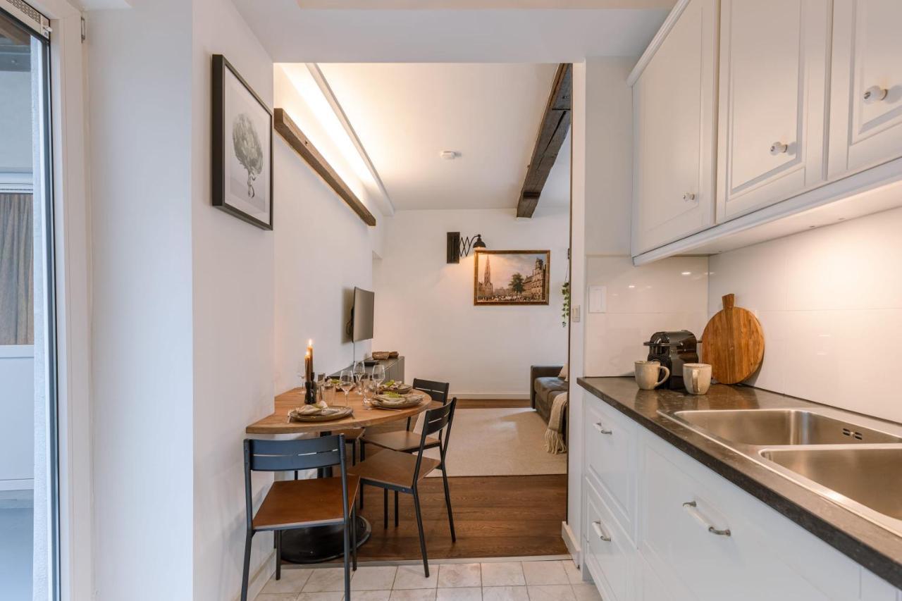 Authentic Apartment In The Heart Of Antwerp Exterior photo