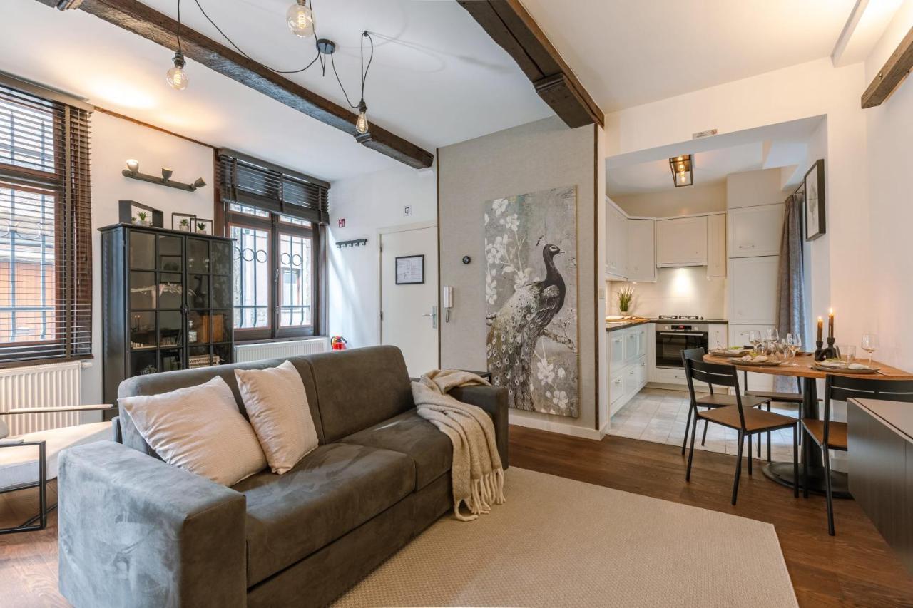 Authentic Apartment In The Heart Of Antwerp Exterior photo